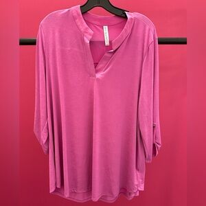 Dear Scarlett Lizzy Solid Pink 🩷 Top with 3/4 length sleeves!